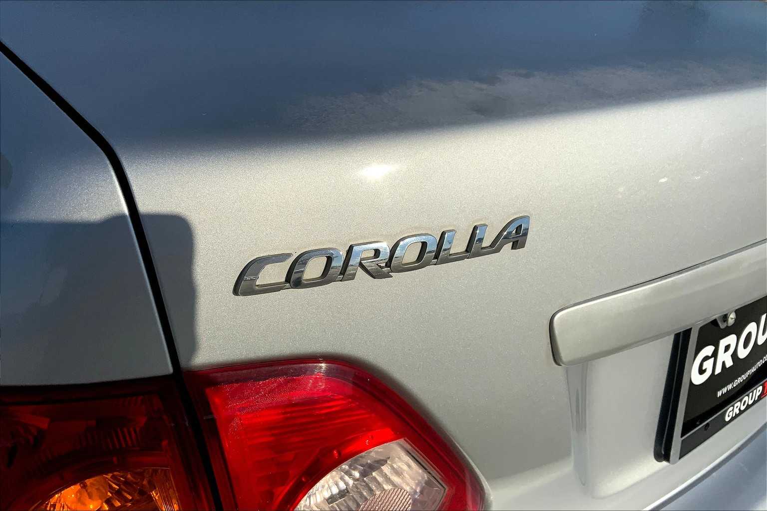2009 Toyota RAV4 LE photo 28