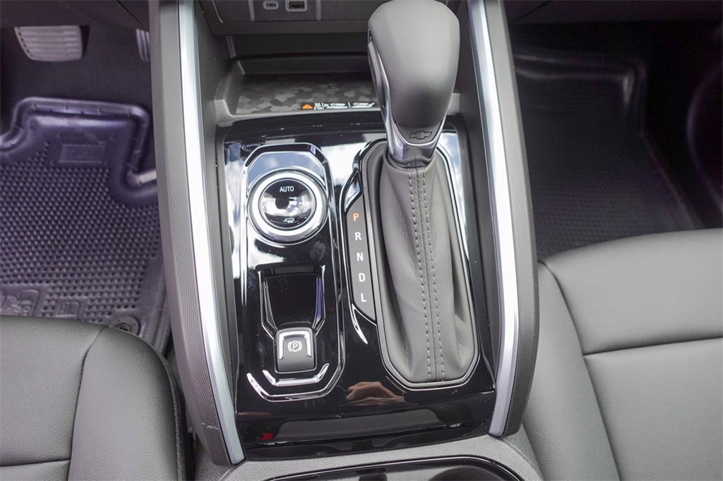 2025 Chevrolet Colorado Work Truck LT photo 18