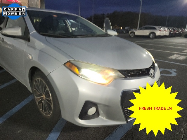 2016 Toyota Corolla L photo 2