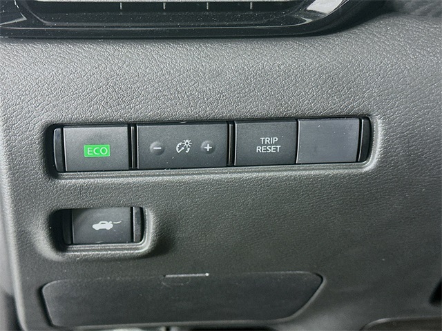 2025 Nissan Sentra SV photo 14