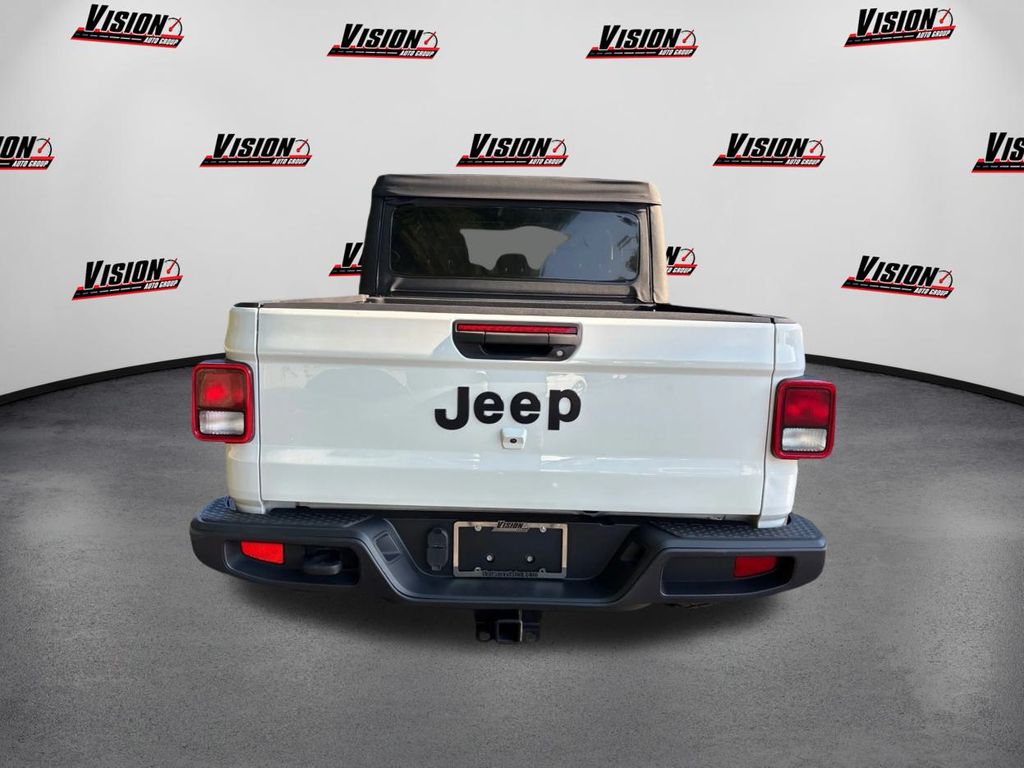2021 Jeep Gladiator Willys photo 5