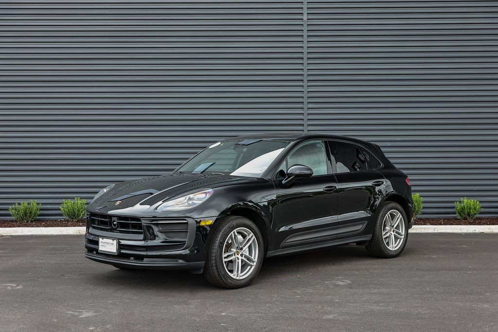 2024 Porsche Macan's photo