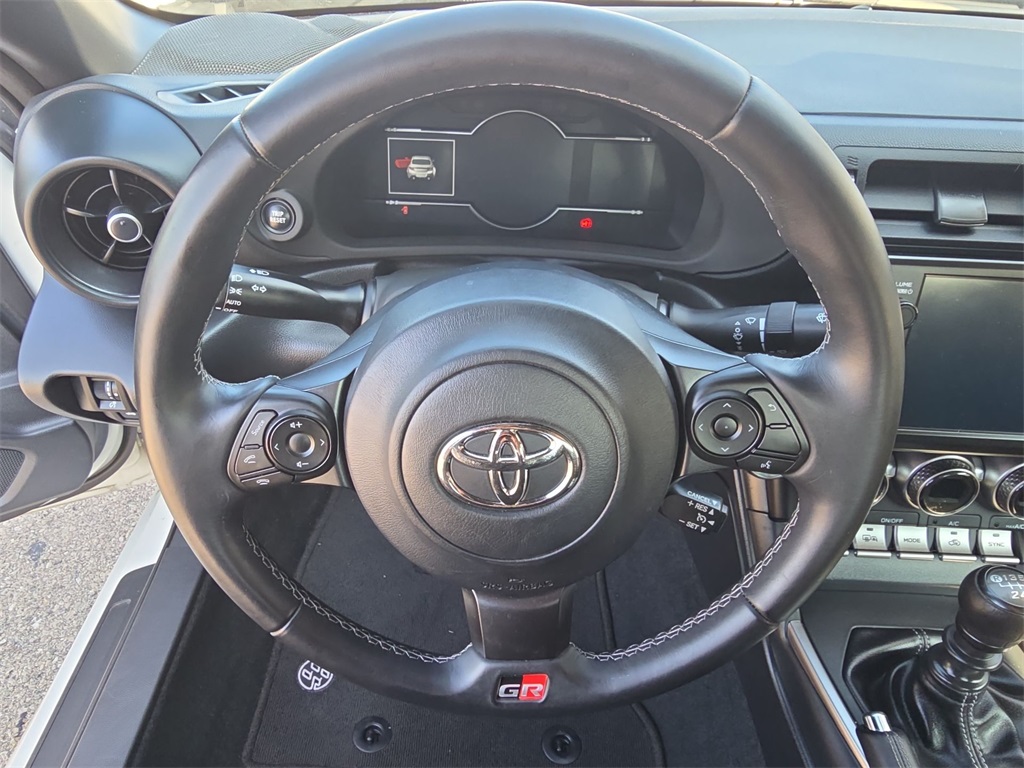 2023 Toyota GR86 Base photo 23