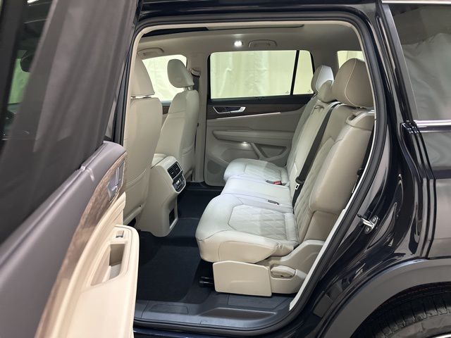 2025 Volkswagen Atlas SEL Premium R-Line photo 25