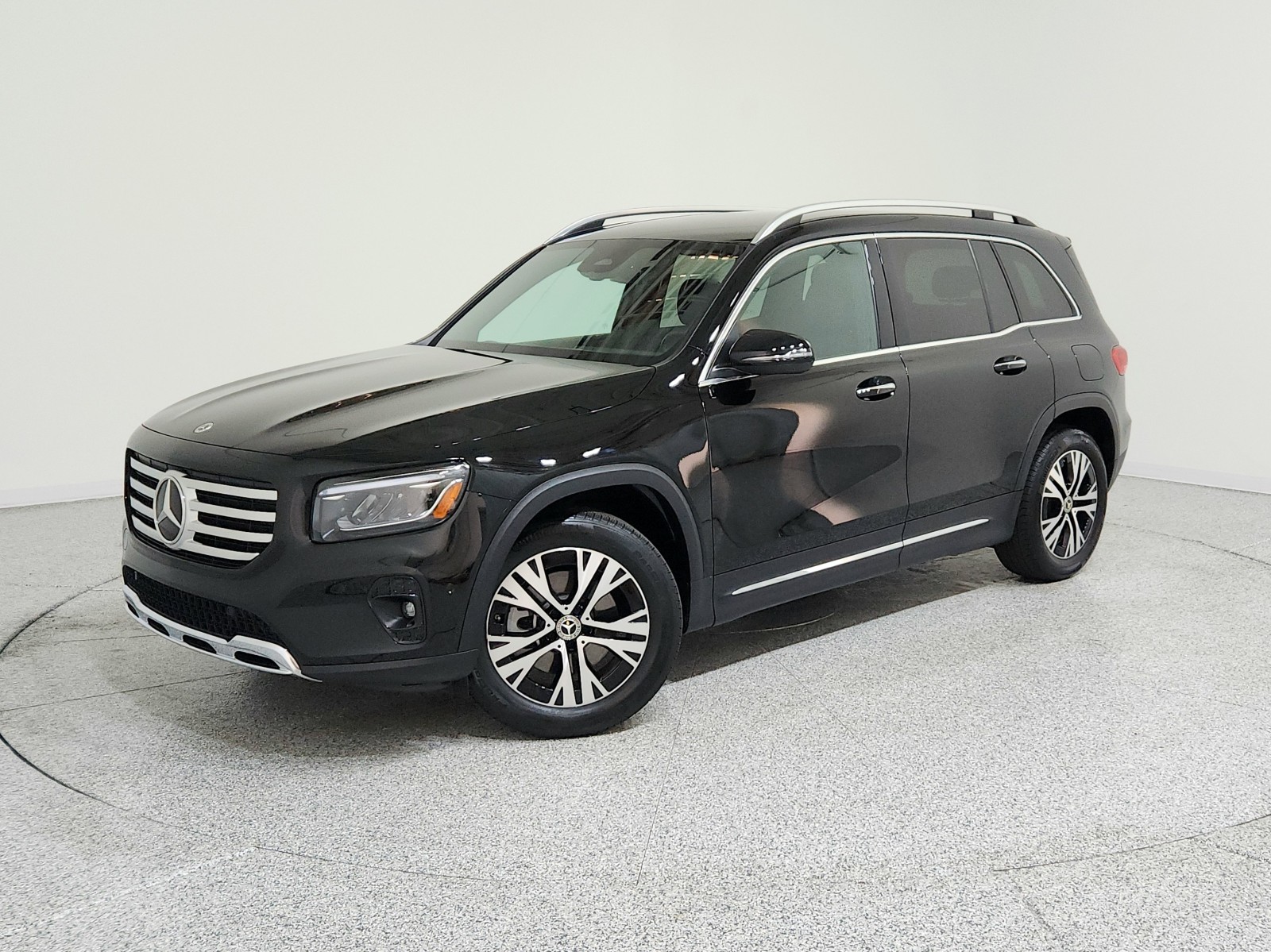 2025 Mercedes-Benz GLB Base's photo