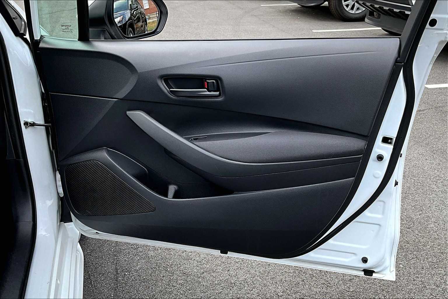2023 Toyota Corolla LE photo 20