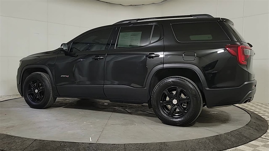 2023 GMC ACADIA - Image 4