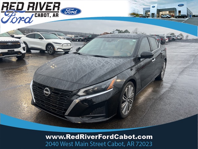 2023 Nissan Altima SL's photo