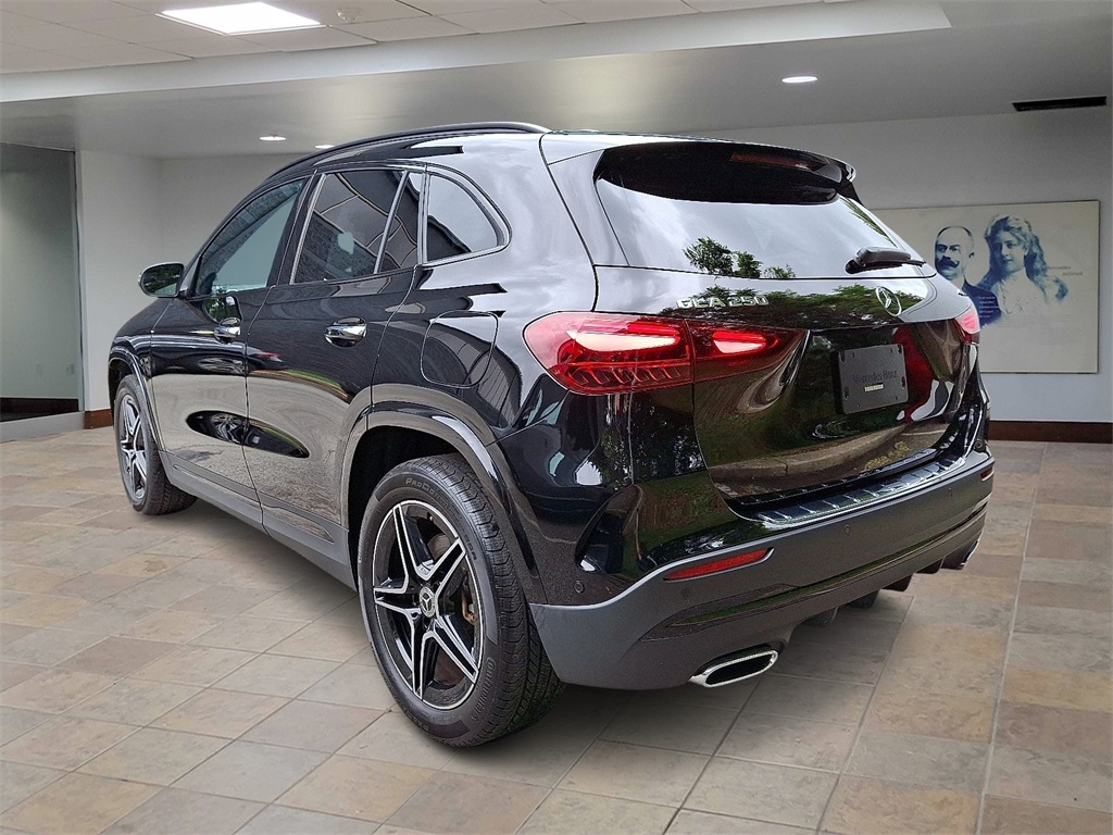 2025 Mercedes Benz GLA 250 4MATIC photo 2