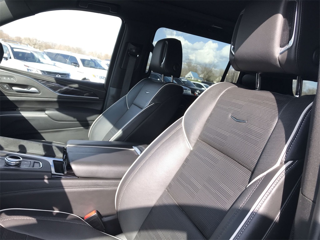 2023 Cadillac Escalade ESV Sport photo 11