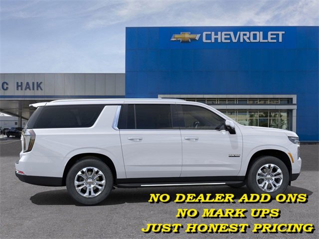 2025 Chevrolet Suburban LT photo 4