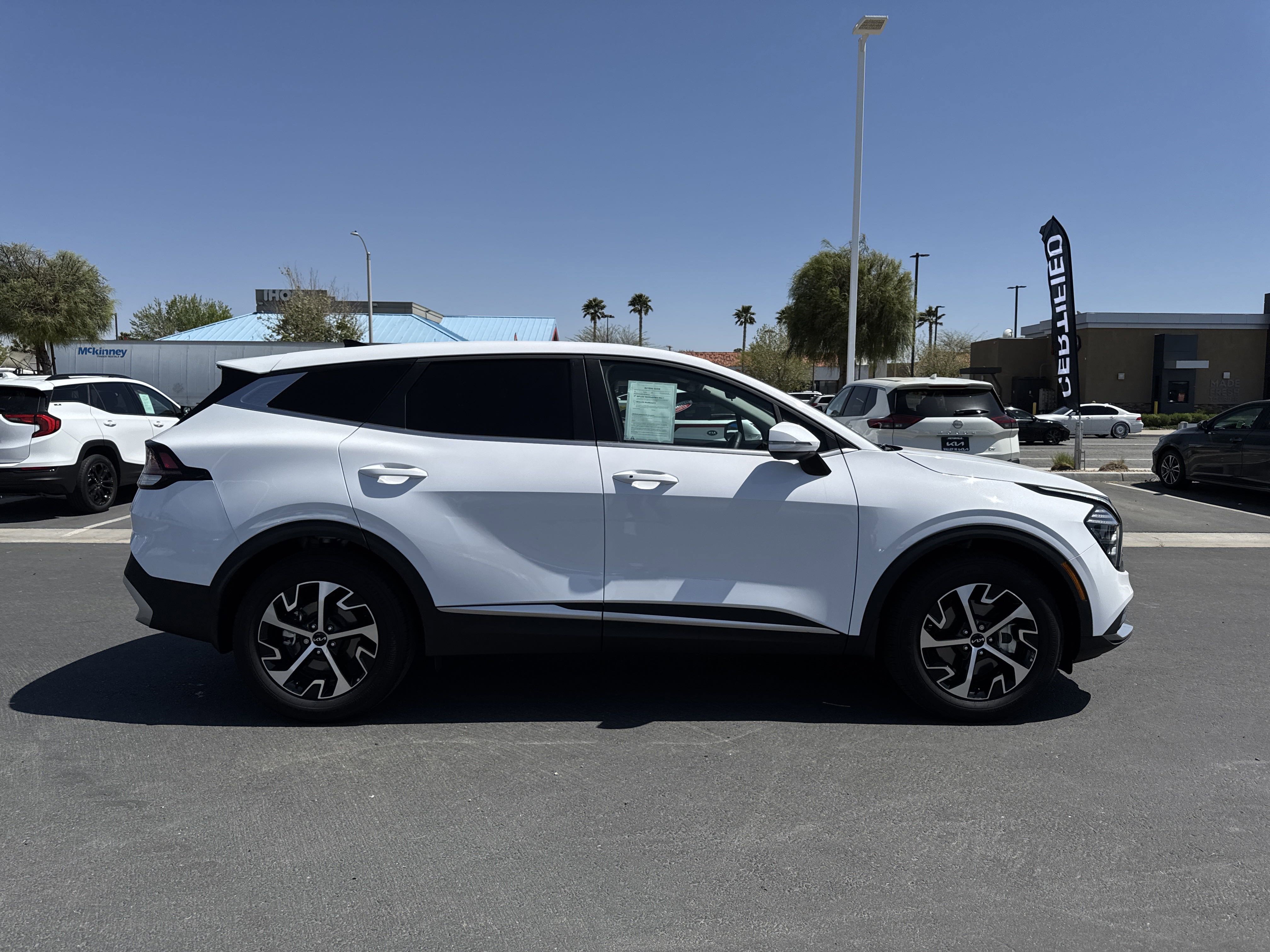 2025 Kia Sportage EX photo 4