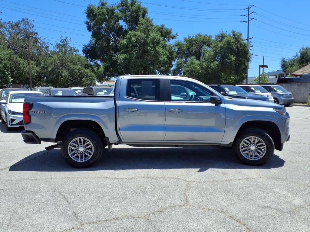 2023 Chevrolet Colorado LT photo 3