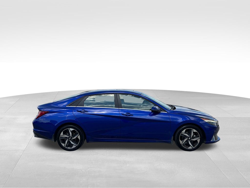 2022 Hyundai Elantra Limited photo 6