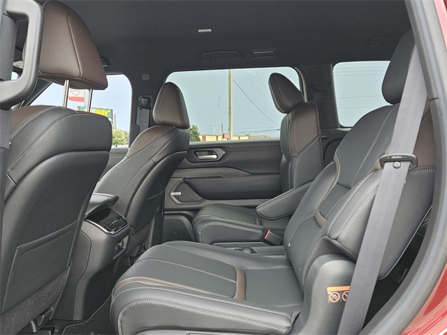 2025 Nissan Armada SL photo 6