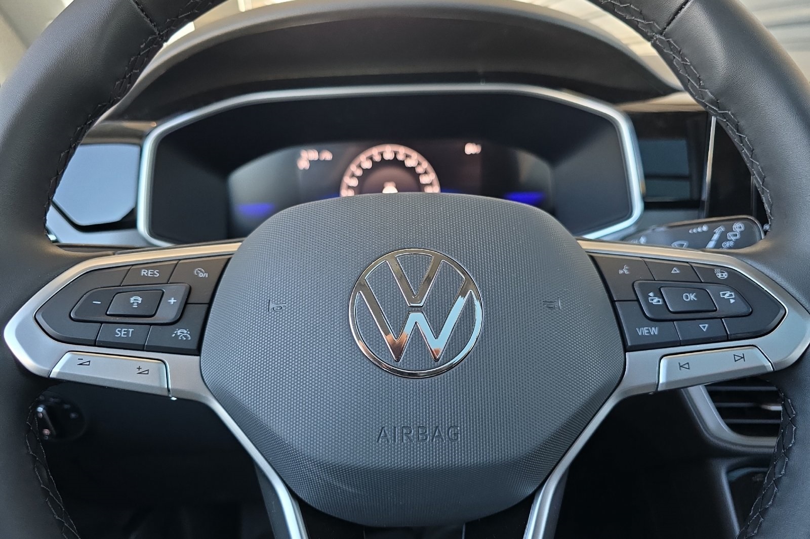 2025 Volkswagen Taos SE photo 22