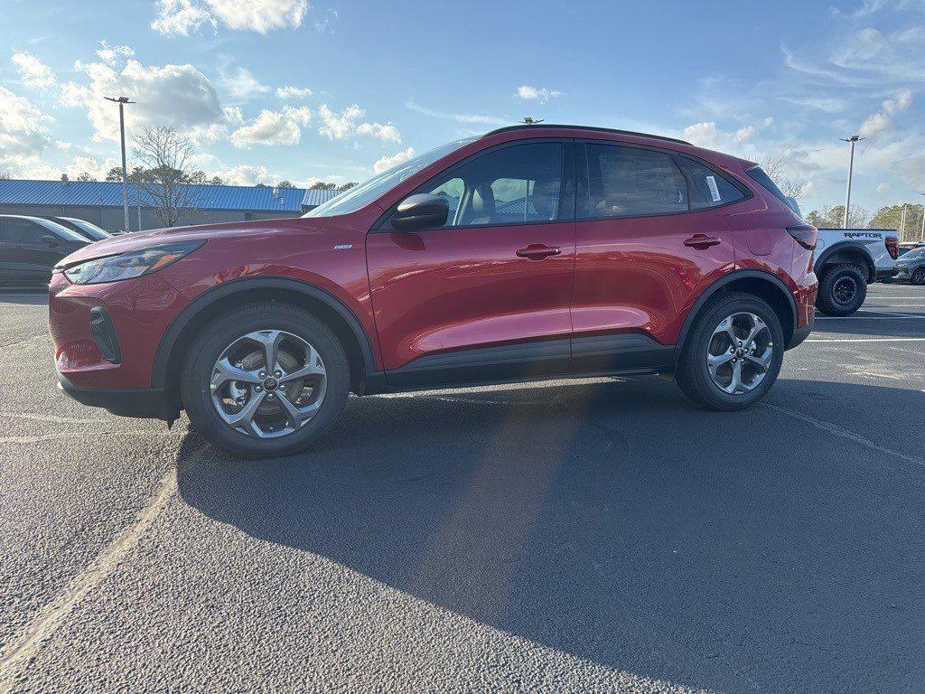 2025 Ford Escape ST-Line photo 2