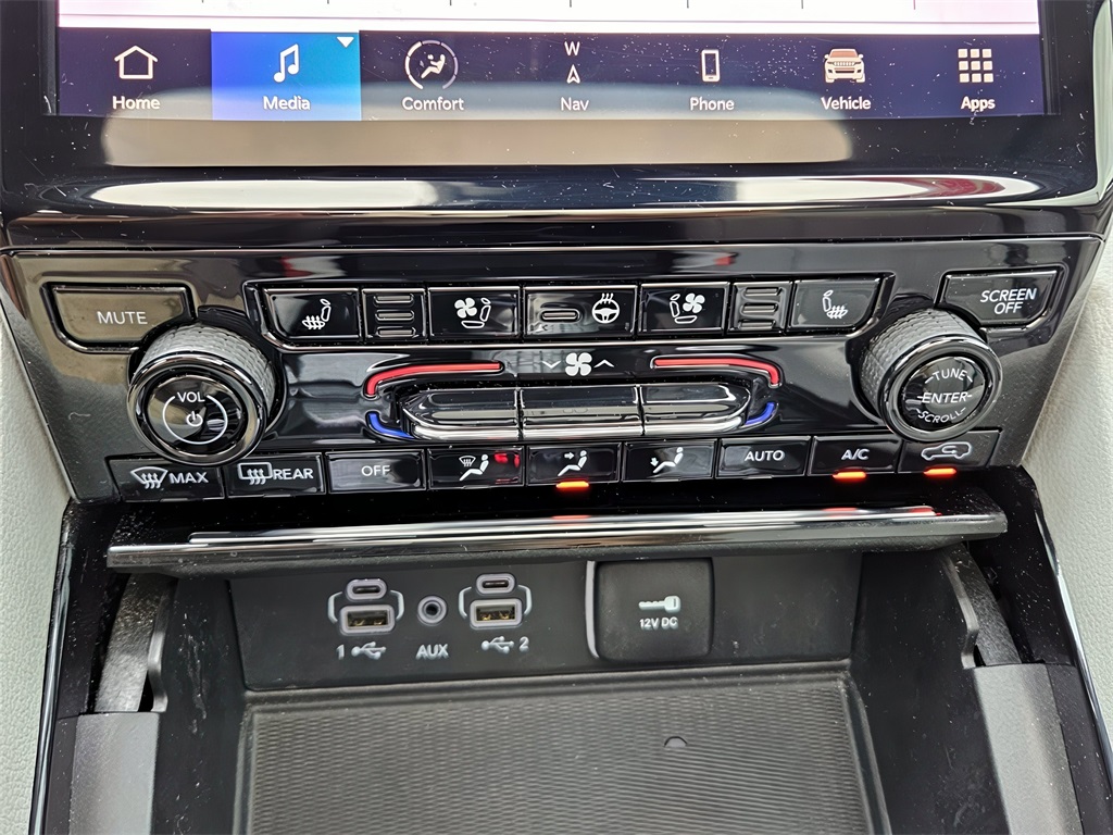 2023 Jeep Grand Cherokee Overland photo 19