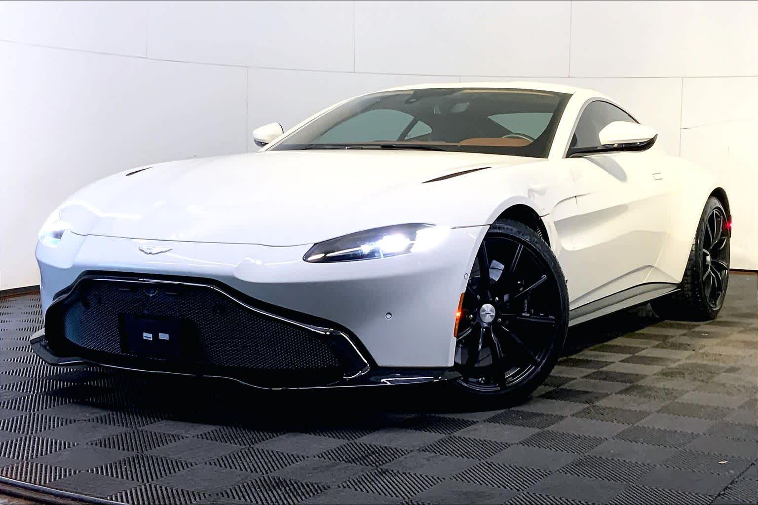 2020 Aston Martin Vantage Base's photo