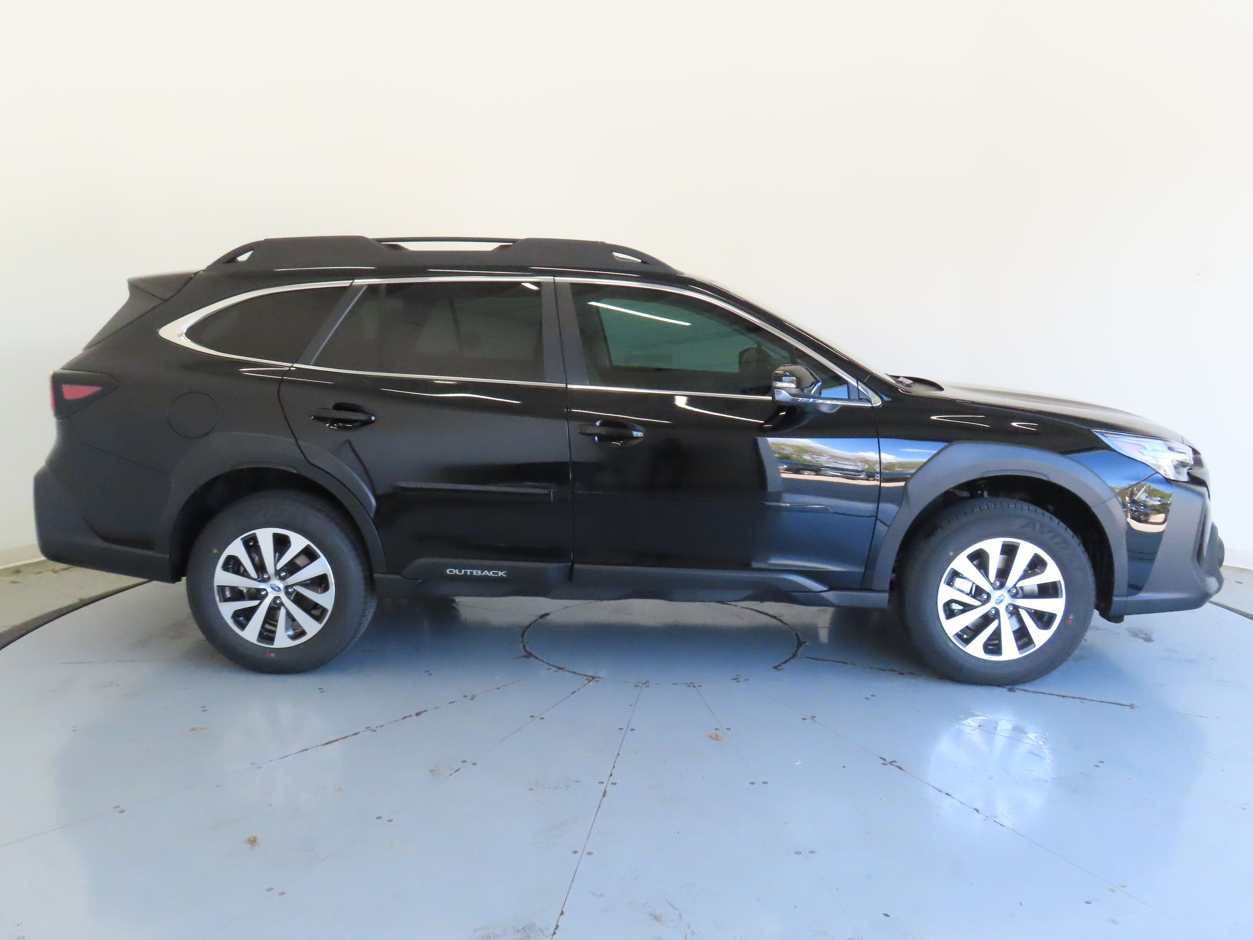 2025 Subaru Outback Premium photo 2