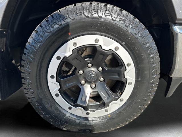 2021 Ram 1500 Laramie photo 12