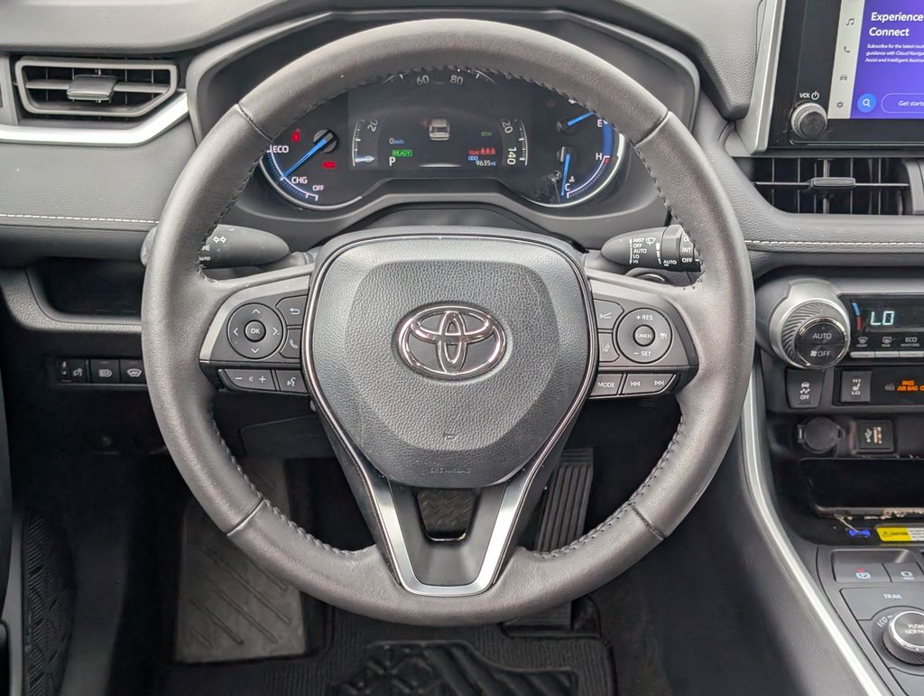 2024 Toyota RAV4 Hybrid XLE photo 12