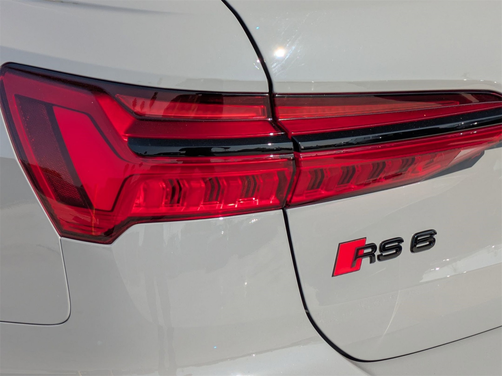 2025 Audi RS 6 Avant Performance Base photo 13