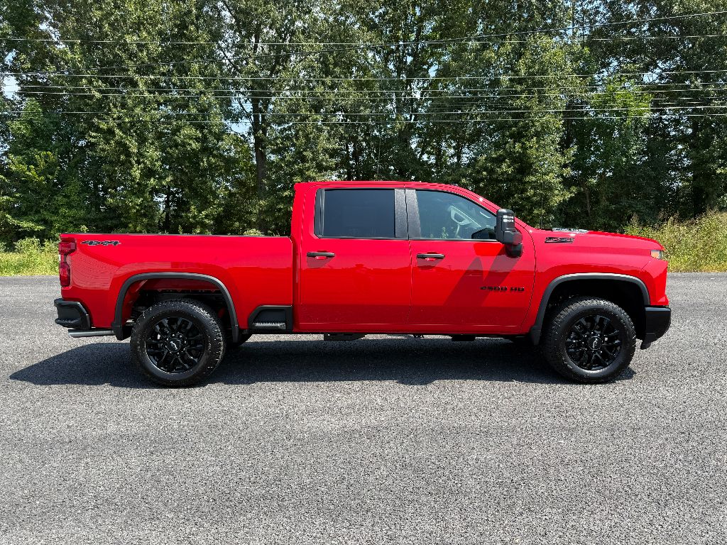 2025 Chevrolet Silverado 2500HD Custom photo 10