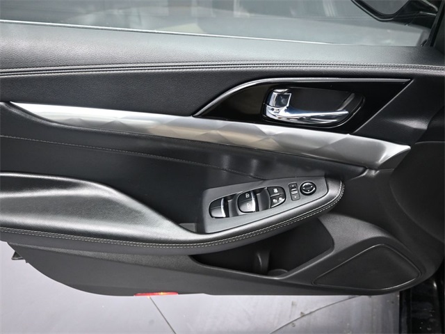 2023 Nissan Maxima SV photo 5