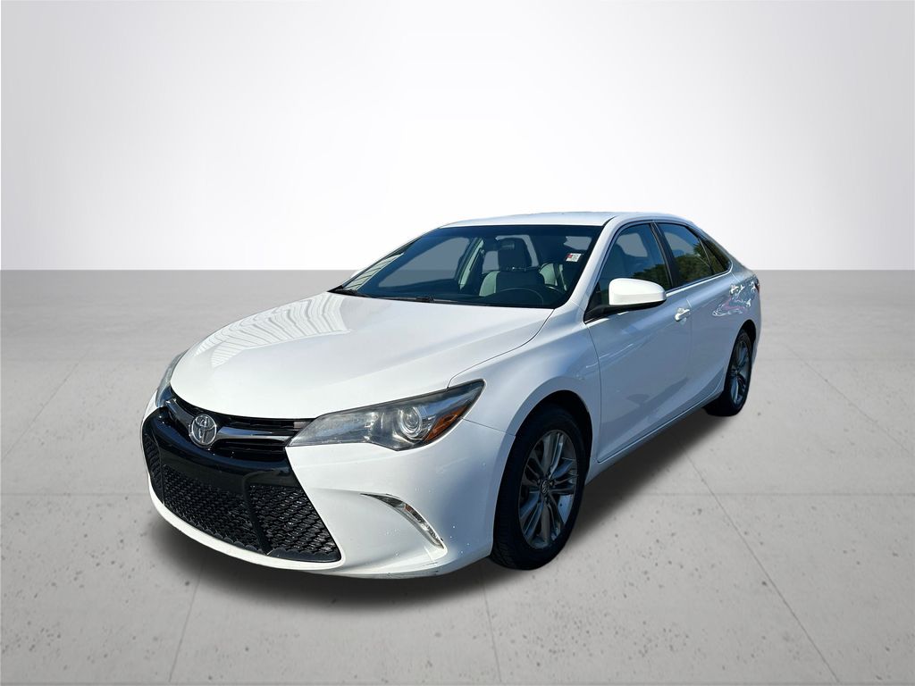 2017 Toyota Camry SE photo 2