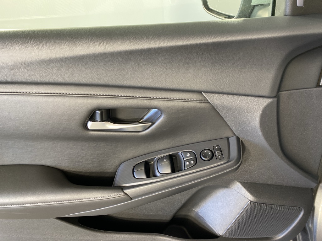 2023 Nissan Sentra SV photo 14