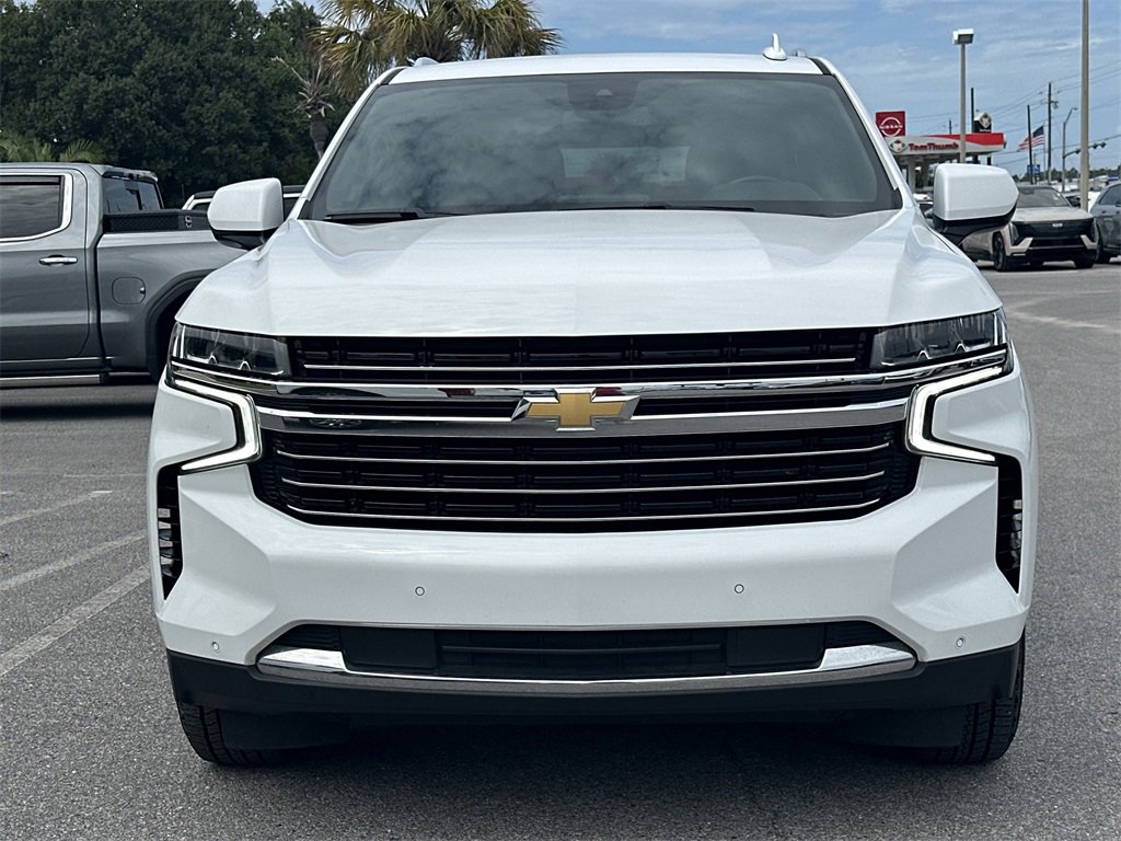 2023 Chevrolet Suburban LT photo 3