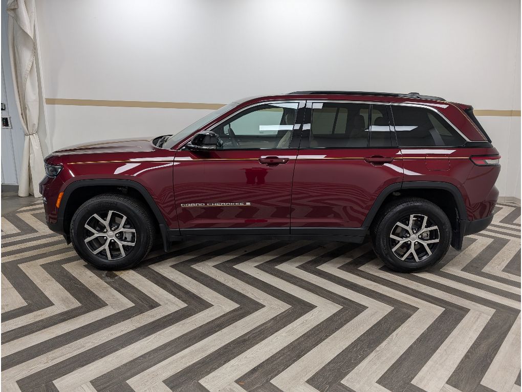 2024 Jeep Grand Cherokee Limited photo 2