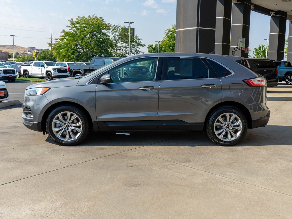 2024 Ford Edge Titanium photo 3