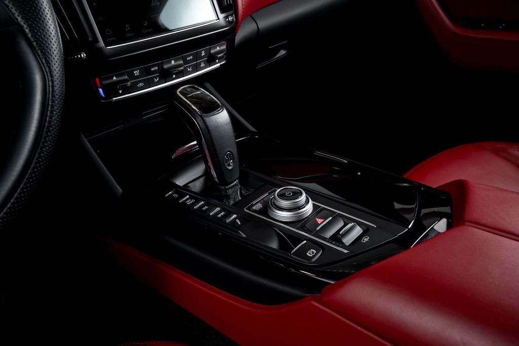2022 Maserati Levante GT photo 29