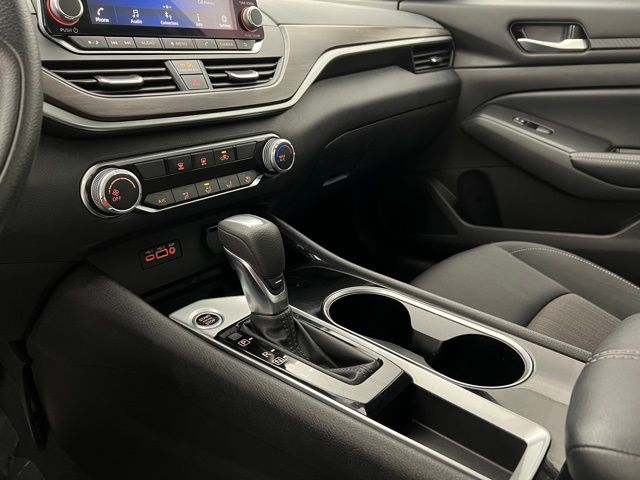 2024 Nissan Altima 2.5 SV photo 14