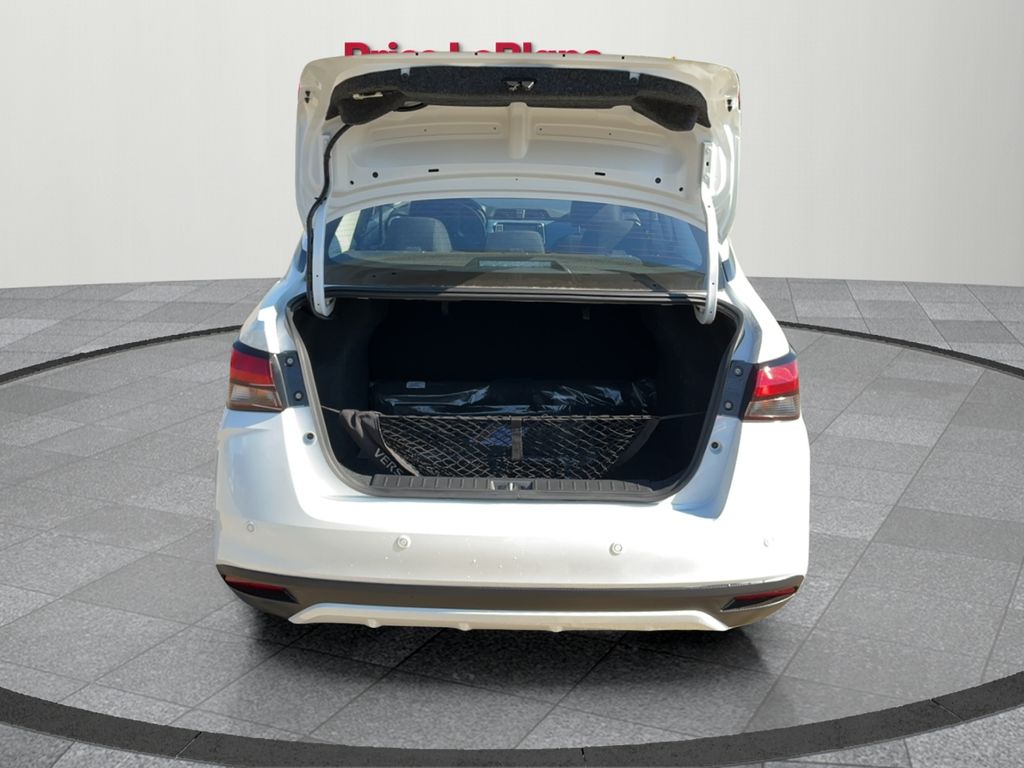 2025 Nissan Versa 1.6 SV photo 19