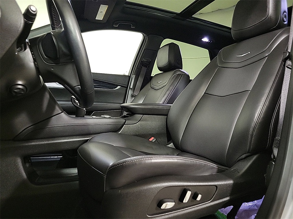 2025 CADILLAC XT5 - Image 12