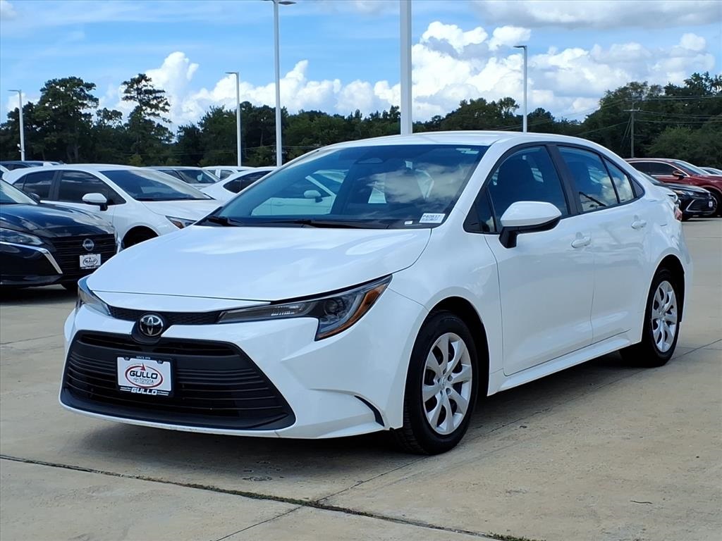 2024 Toyota Corolla LE photo 4