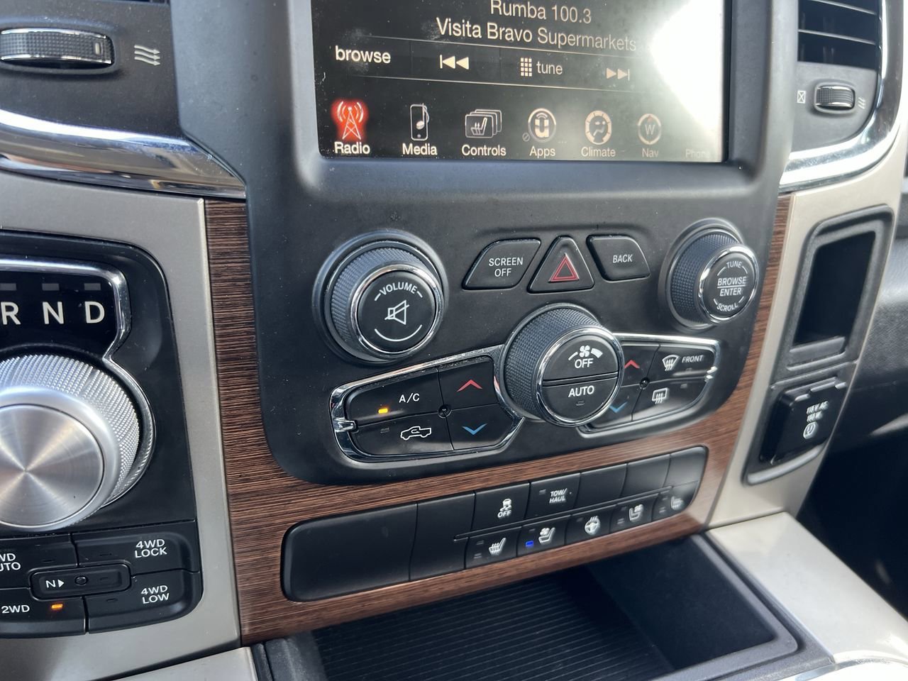 2017 Ram 1500 Laramie photo 16