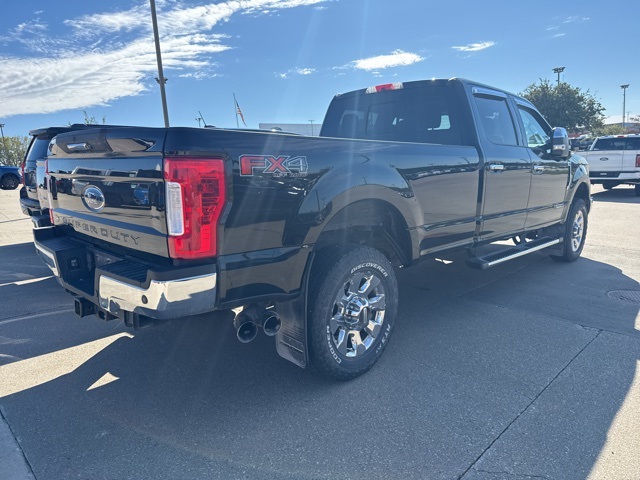 2017 Ford F-350 Lariat photo 4