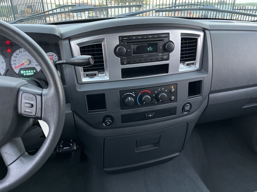 2008 Dodge Ram SLT photo 15
