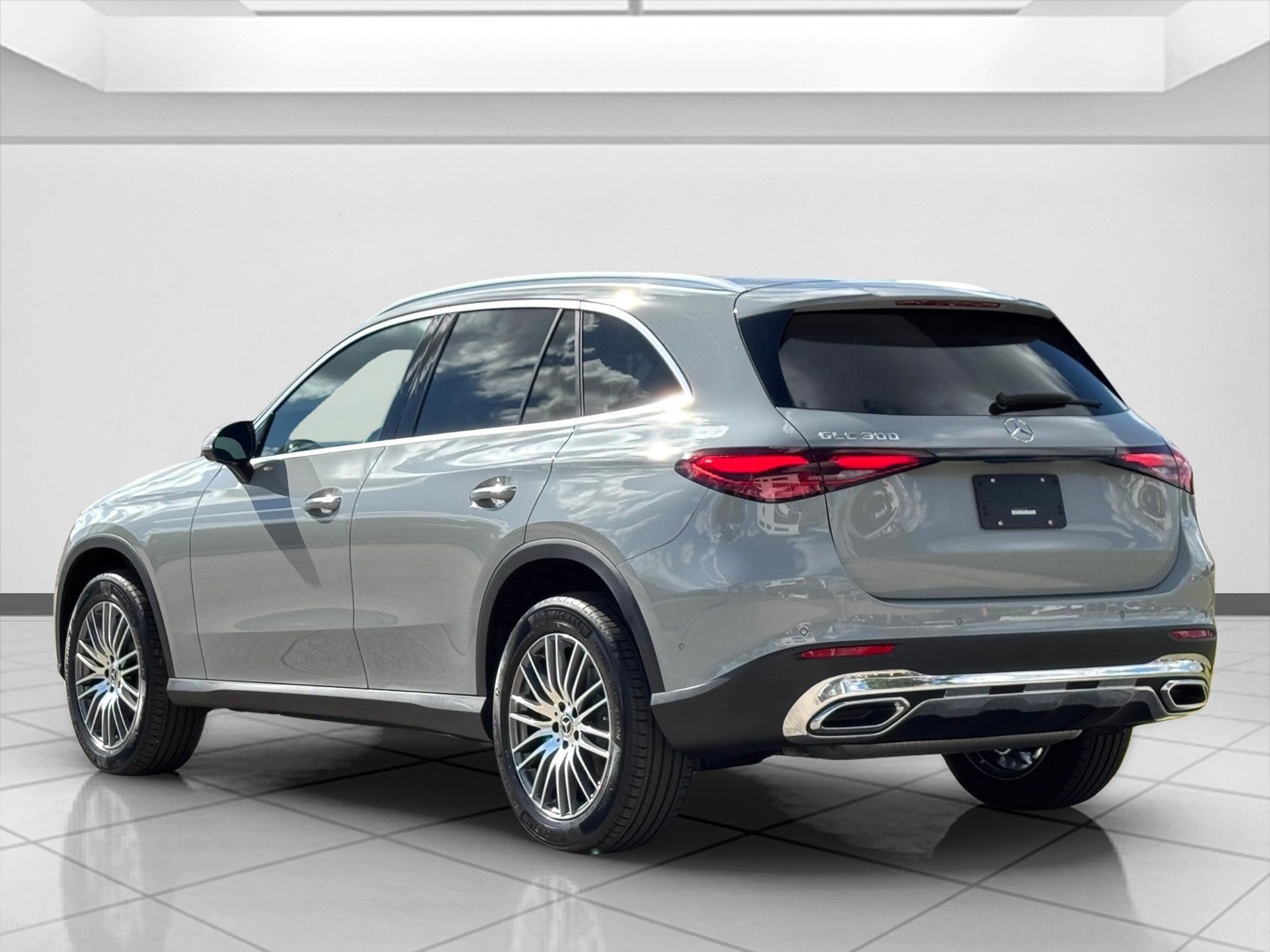 2026 Mercedes Benz GLC 300 photo 3