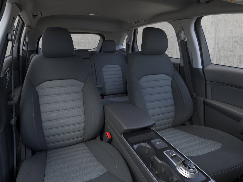 2024 Ford Edge SE photo 2