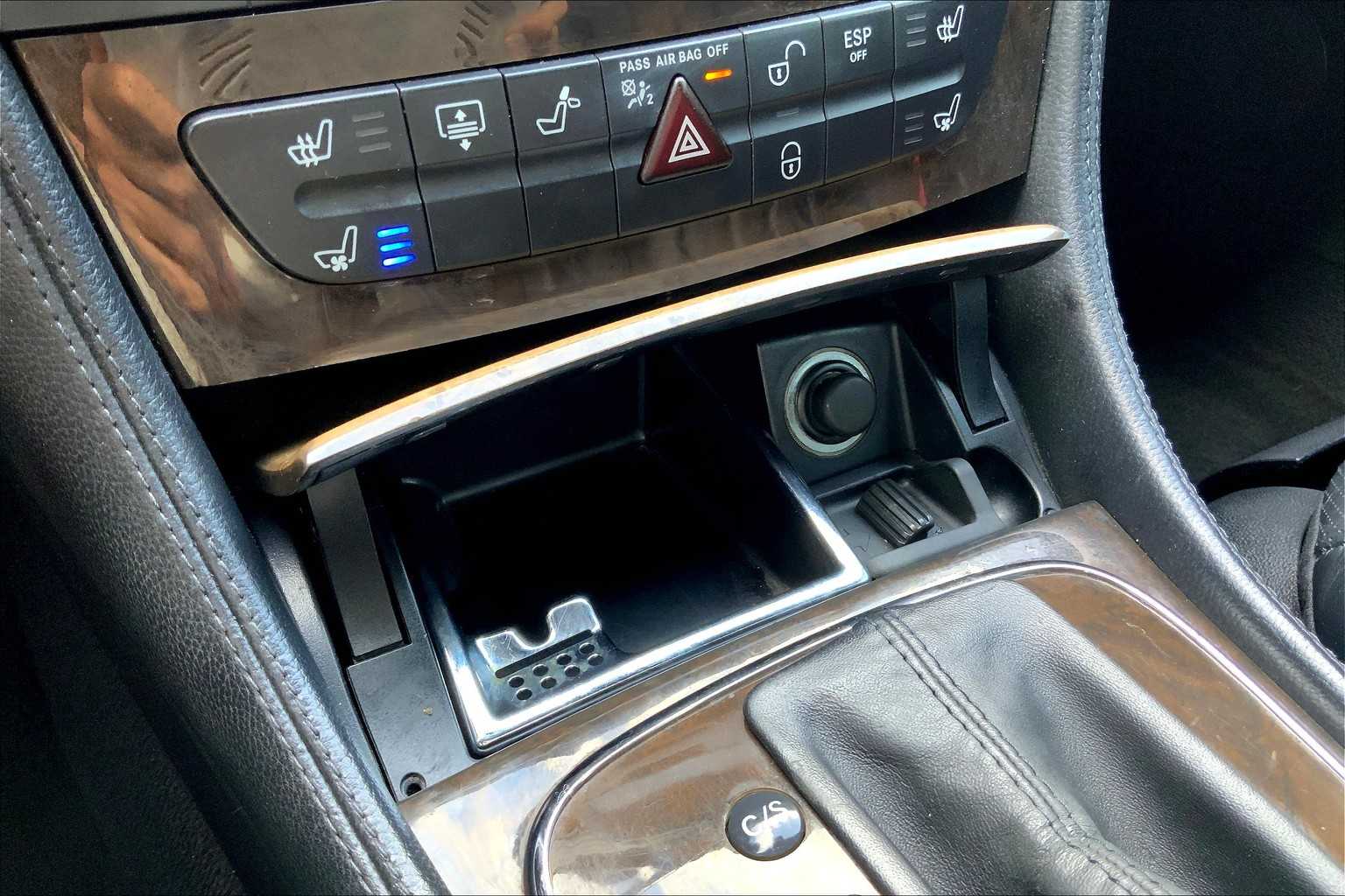 2011 Mercedes Benz CLS 550 photo 30