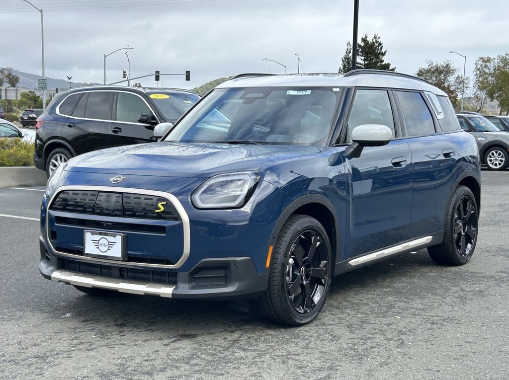 2025 MINI Countryman SE's photo