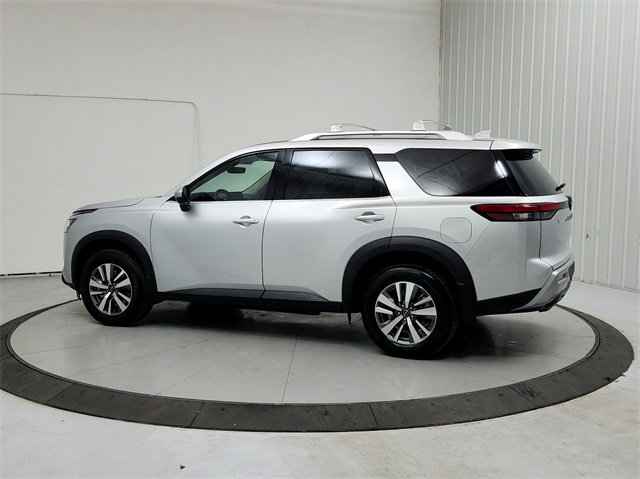 2025 Nissan Pathfinder SL photo 4