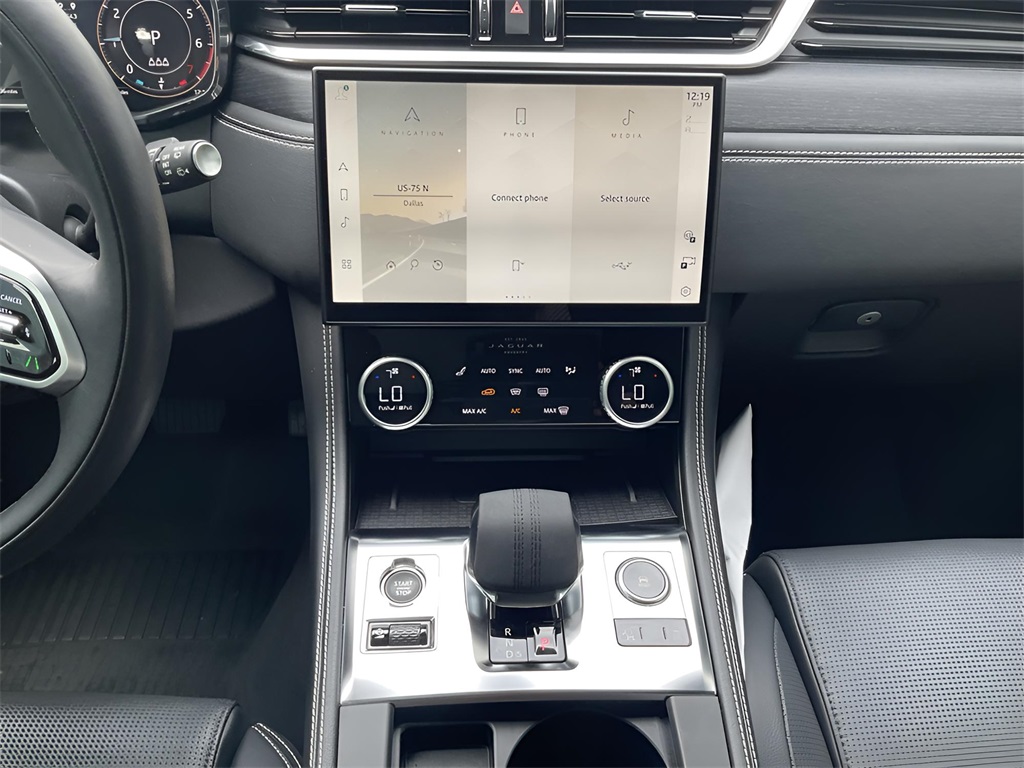 2025 Jaguar F-PACE P250 R-Dynamic S photo 13