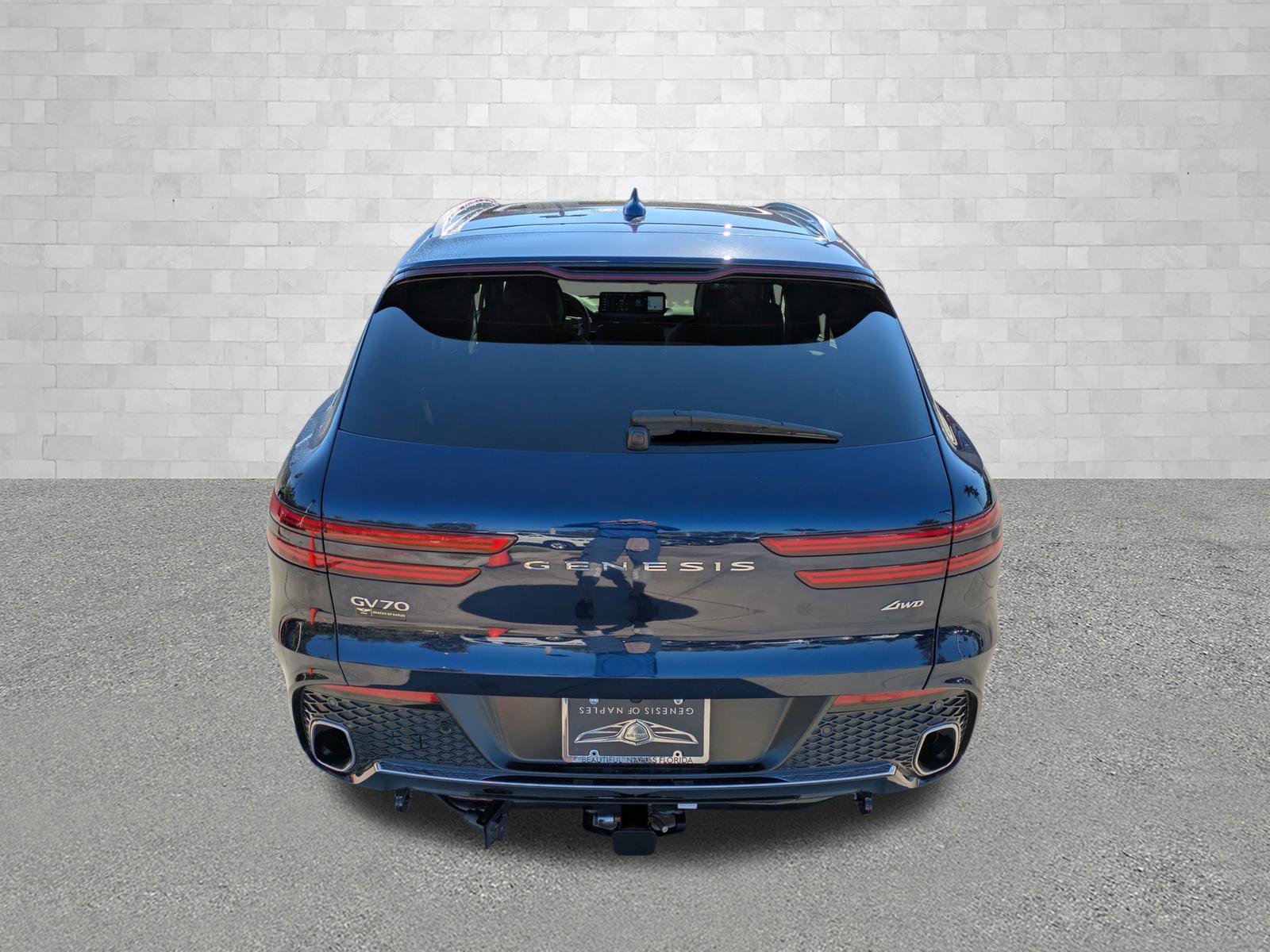 2022 Genesis GV70 2.5T Advanced photo 3