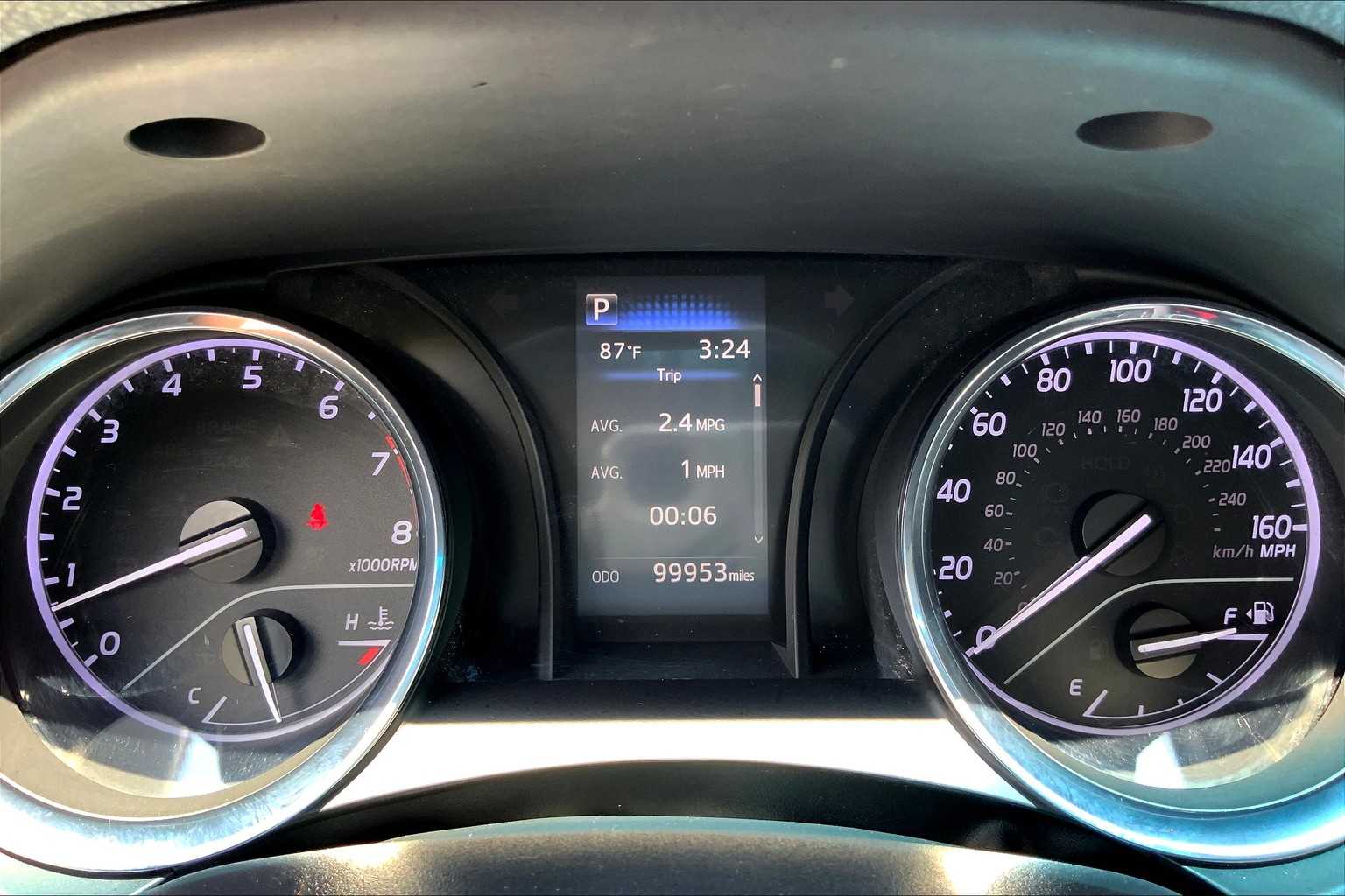 2019 Toyota Camry SE photo 22